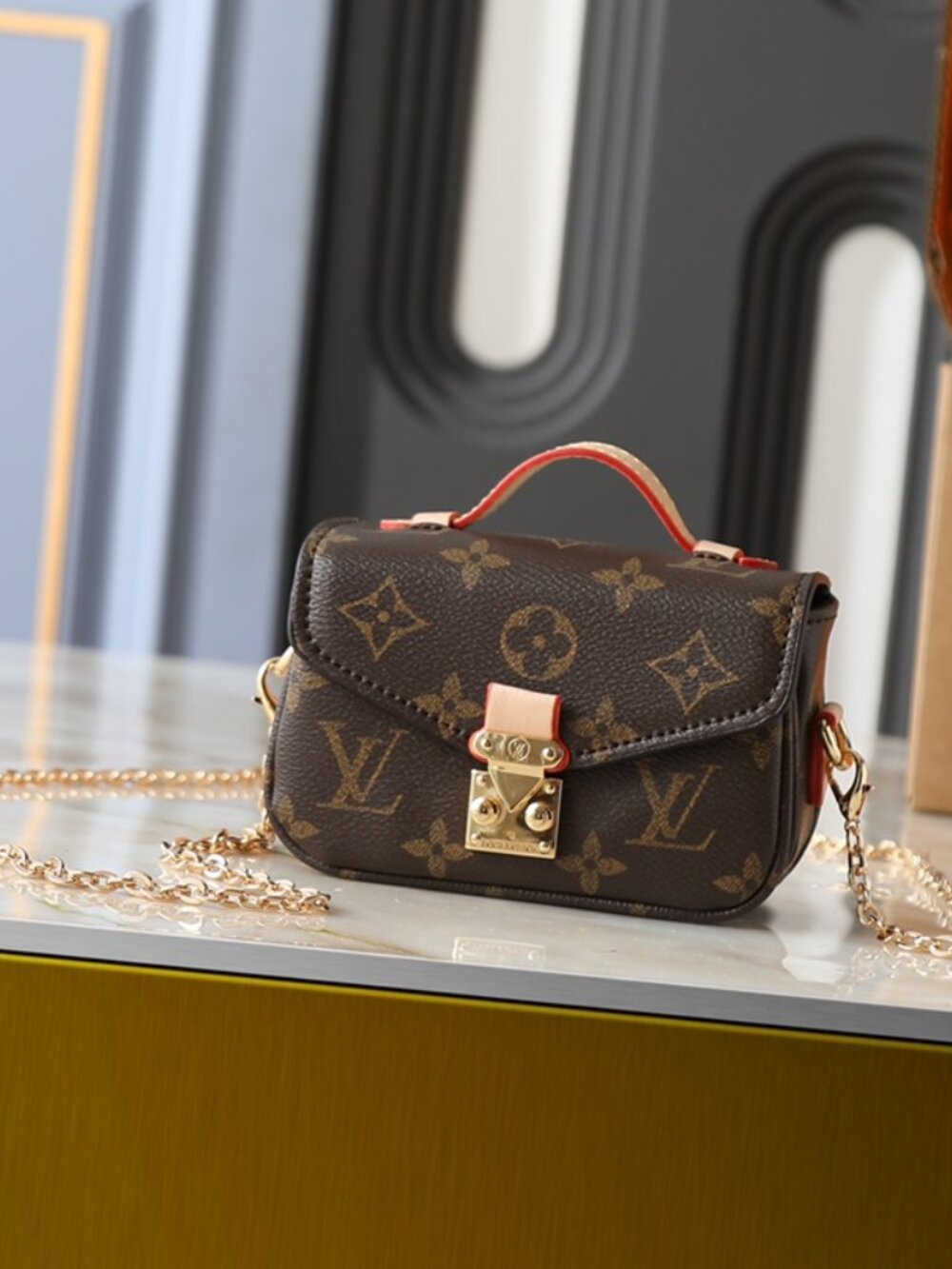 Louis Vuitton Micro Métis Chain Bag